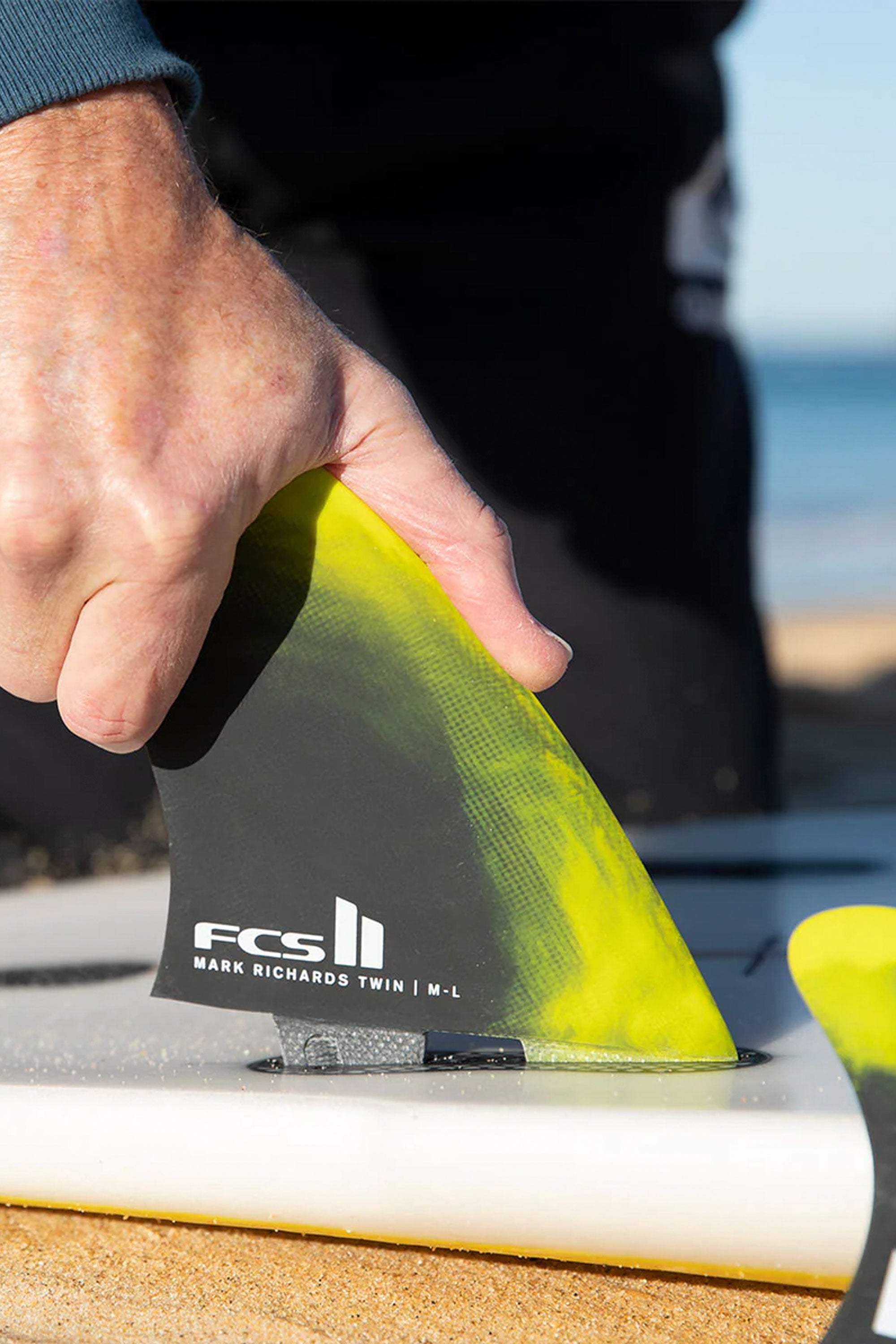 Pukas-Surf-Shop-Fin-FCS-MR-Twin-_1-Lime