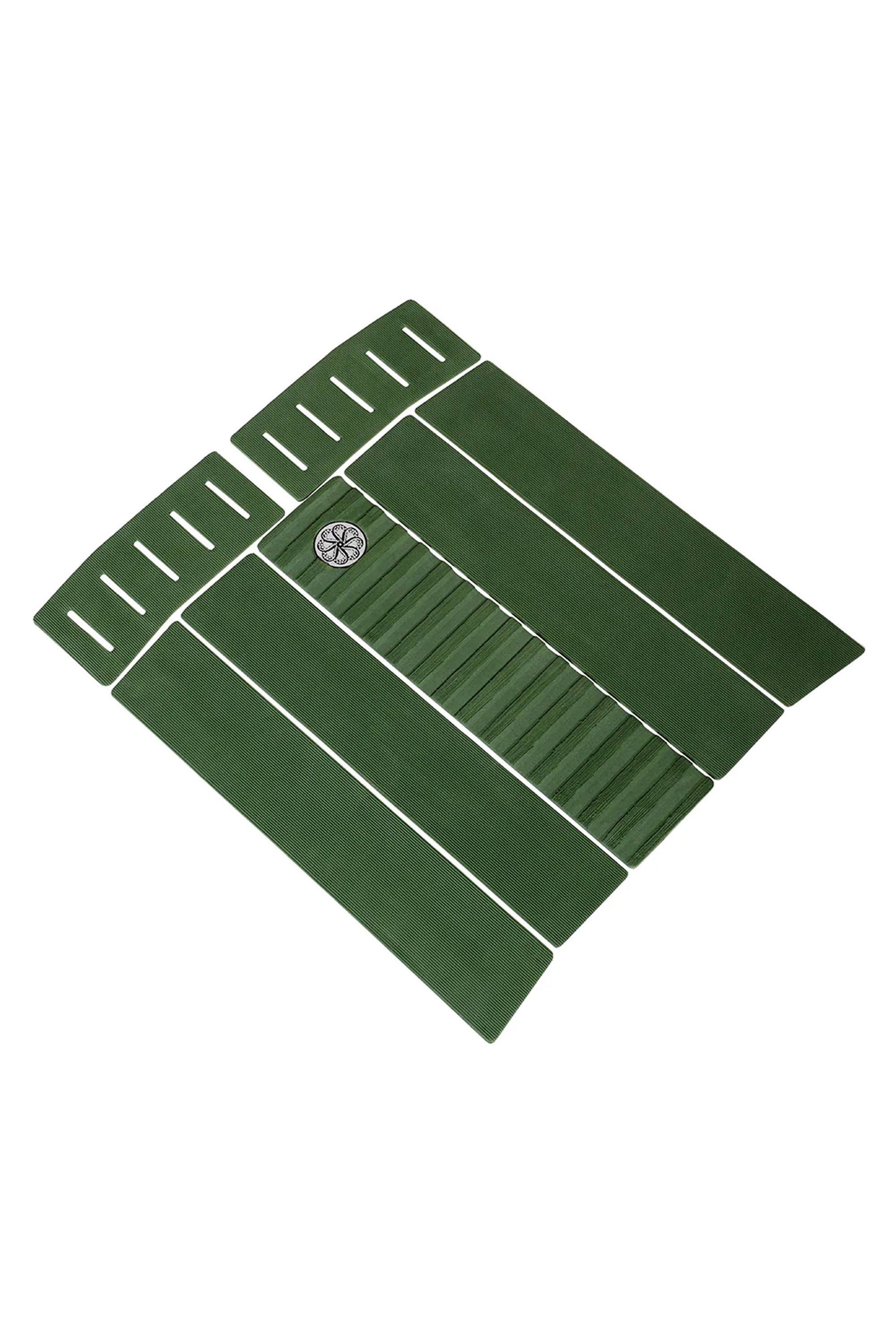 Pukas-Surf-Shop-Grip-Octopus-Chippa-Wilson-Front-Rifle-Green