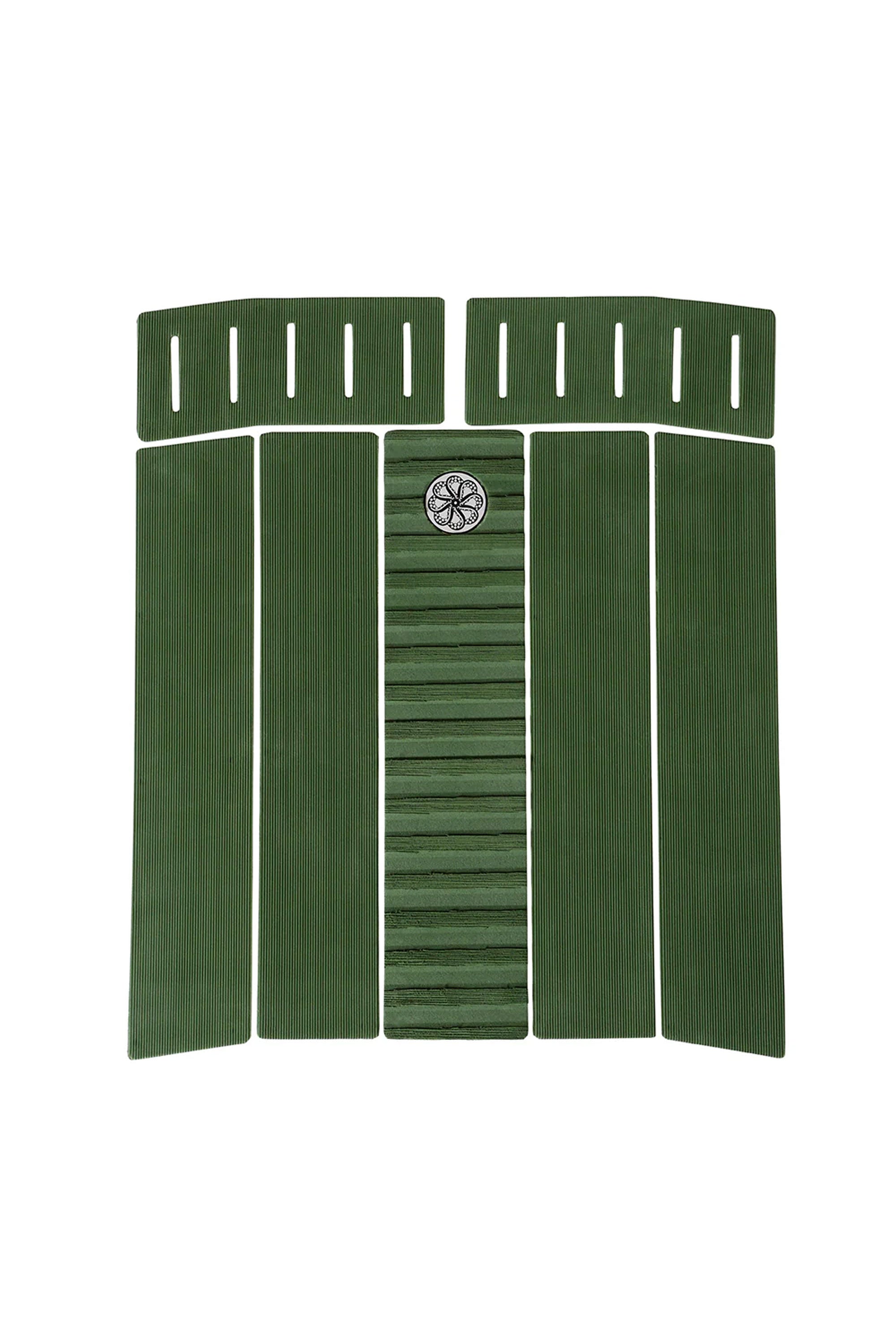 Pukas-Surf-Shop-Grip-Octopus-Chippa-Wilson-Front-Rifle-Green