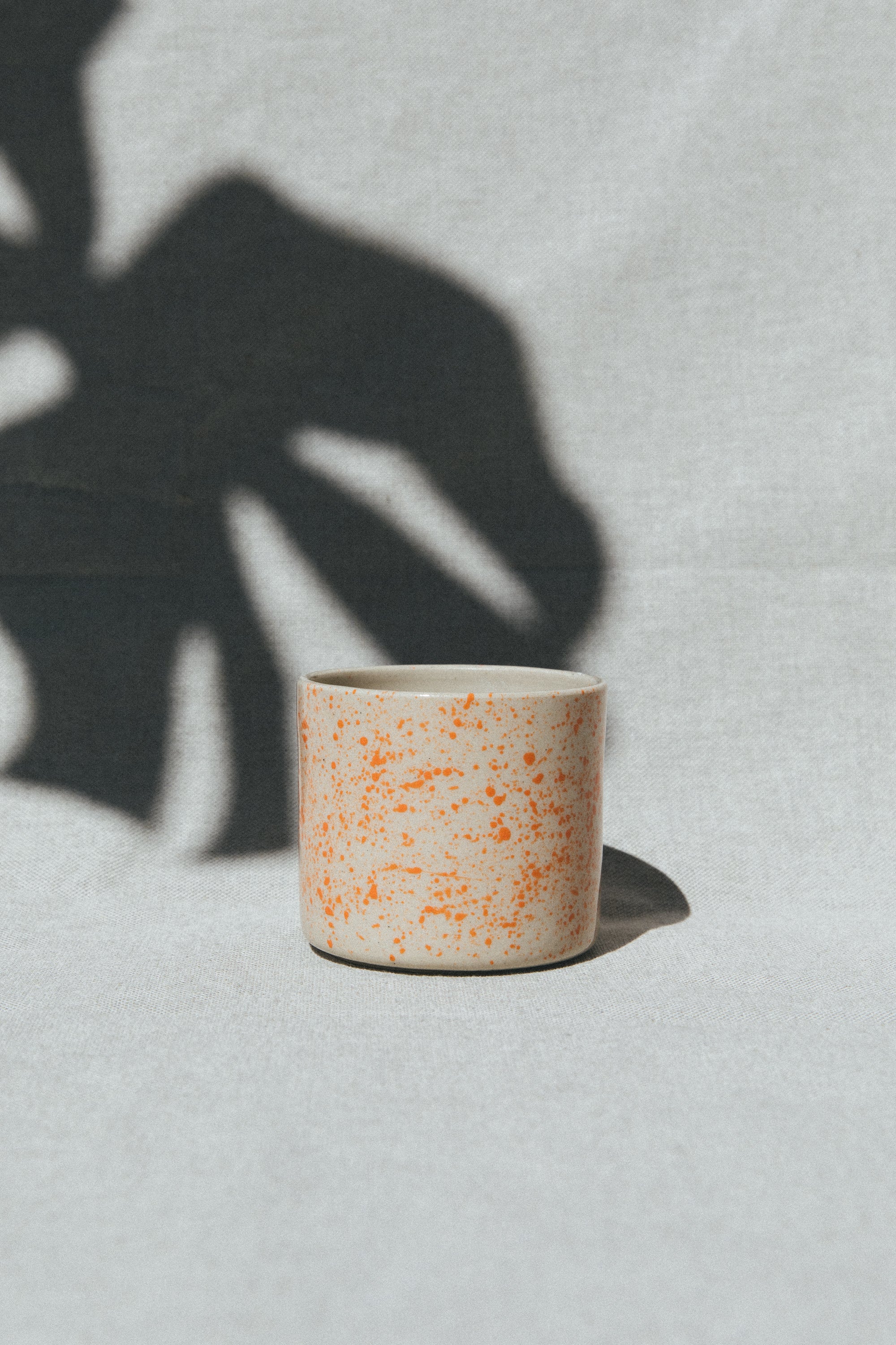 Pukas-Surf-Shop-Luz-Ceramics-short-speckled-orange-cup