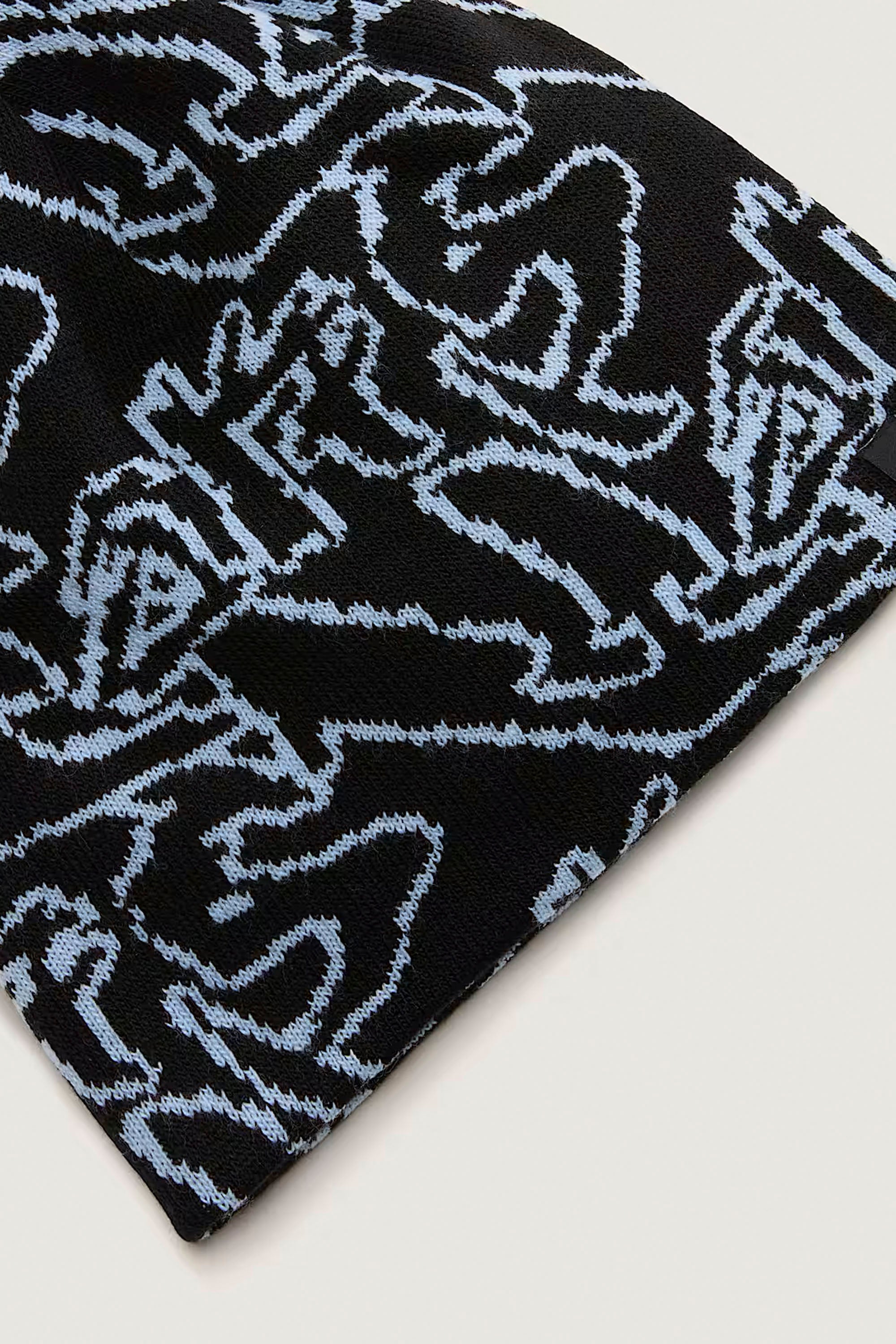 Happylifeshops Vans Raw Instinct Beanie in Black