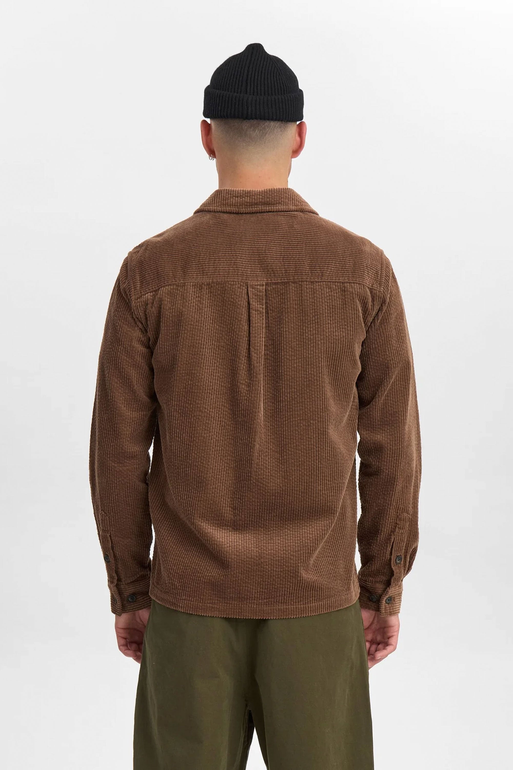 Pukas-Surf-Shop-Man-Overshirt-Anerkjendt-Aktheo-Cord-Overshirt-Carafe-3