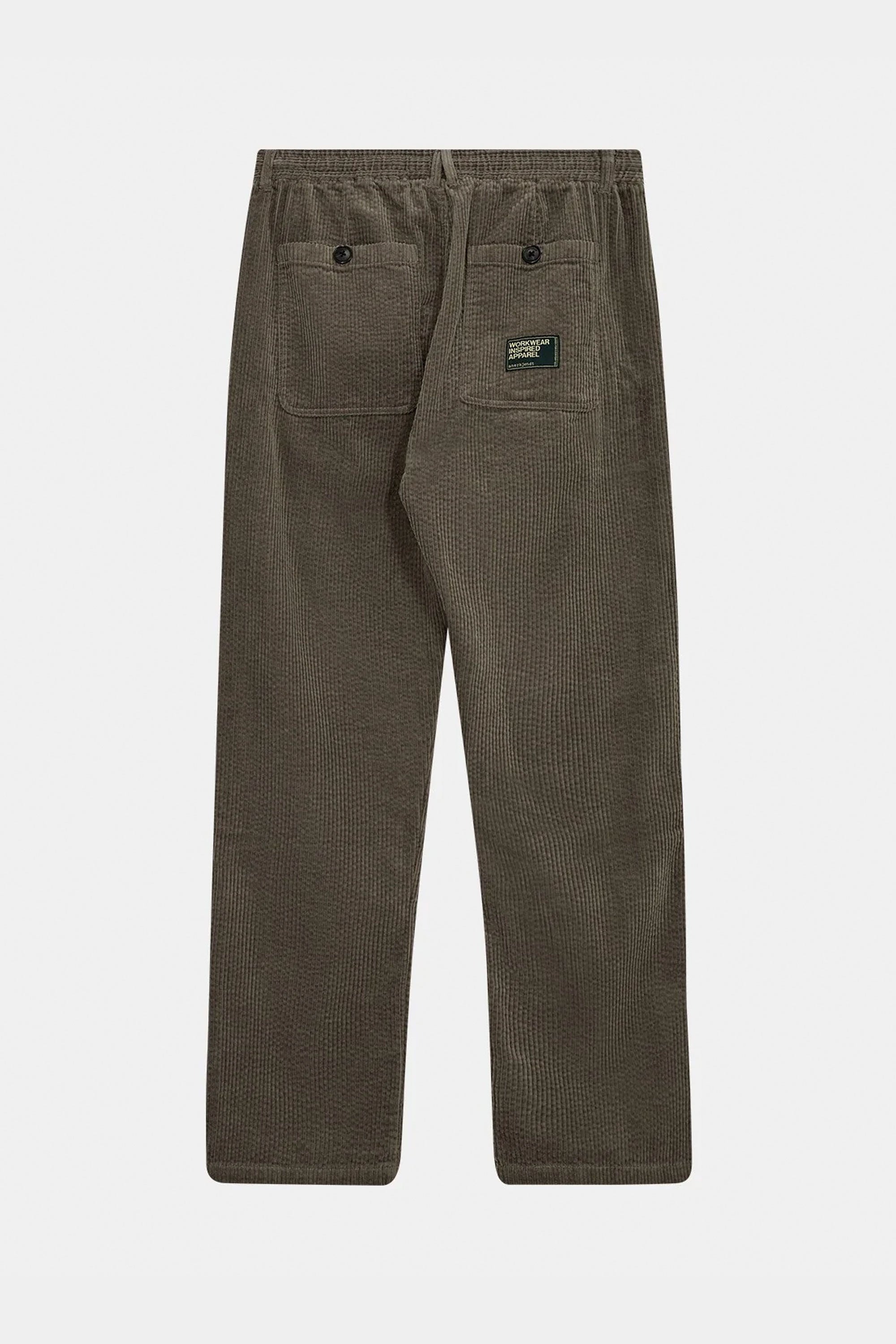 Pukas-Surf-Shop-Man-Pants-Anerkjendt-Akjan-Cord-Pleat-Pants-Deep-Lichen-Green-2