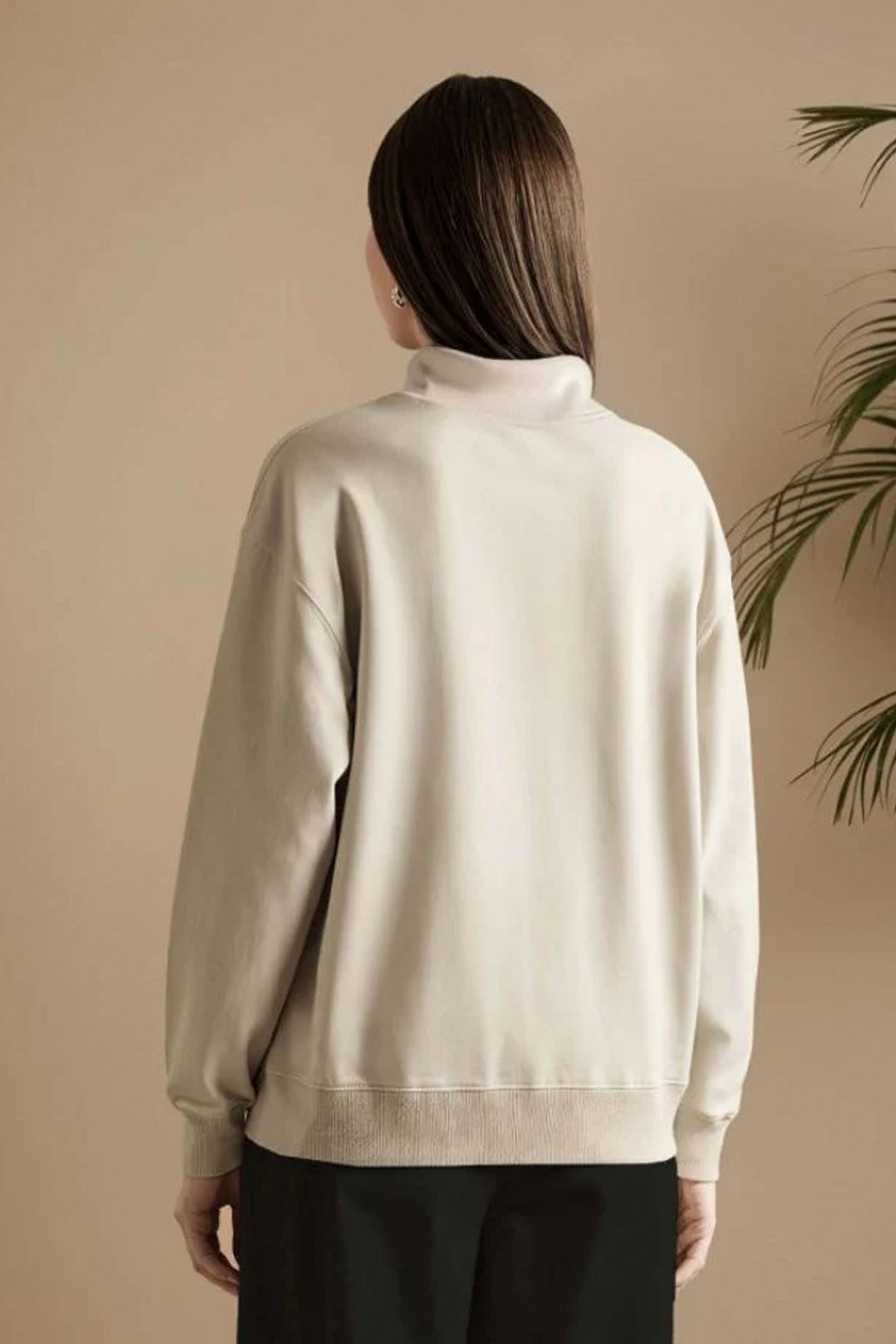 Pukas-Surf-Shop-Man-Sweater-On-Vacation-Members-Club-Sweat-Troyer-Crew-Off-White-3