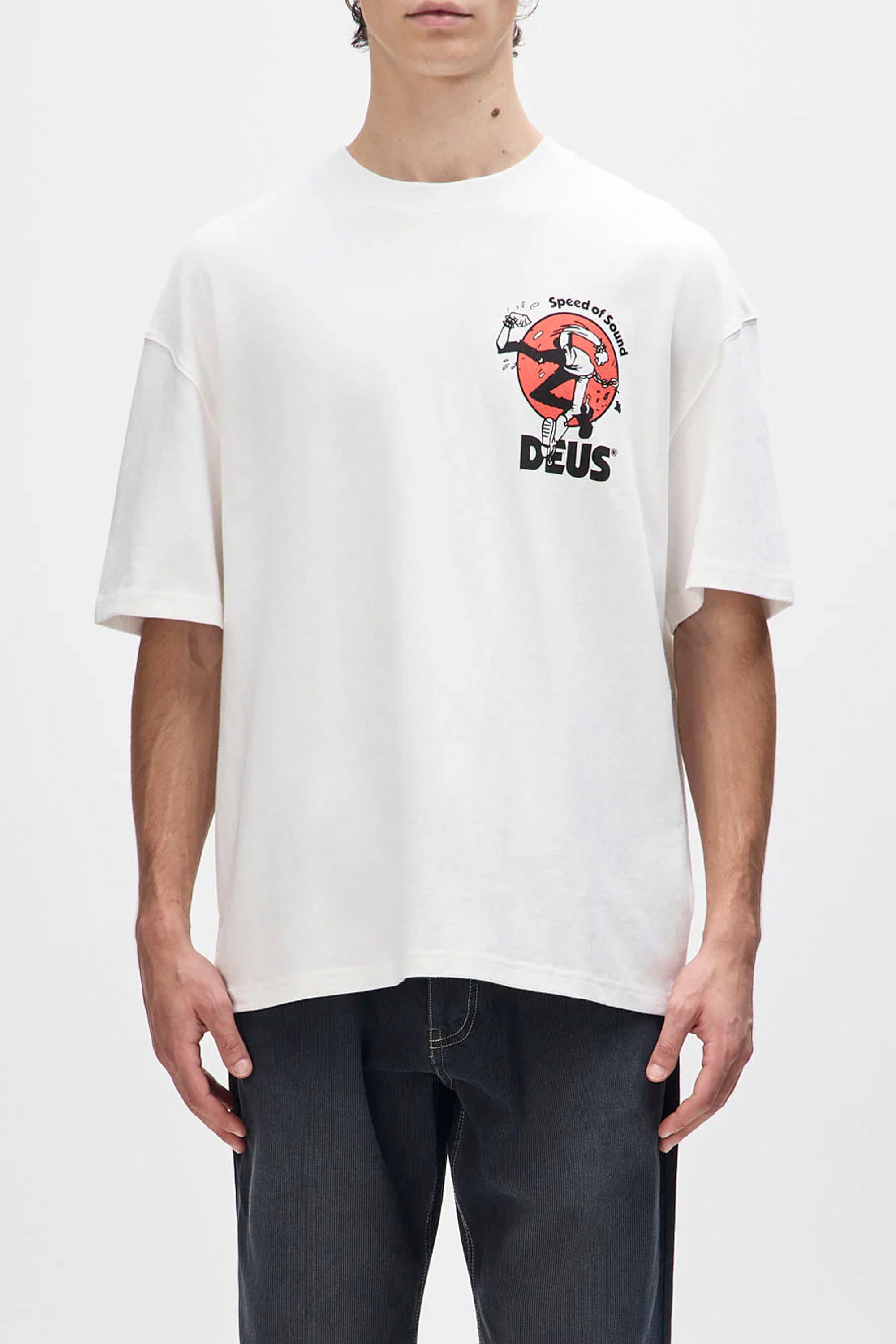 Happylifeshops Deus Ex Machina Roughneck Tee vintage white oversized graphic front and back