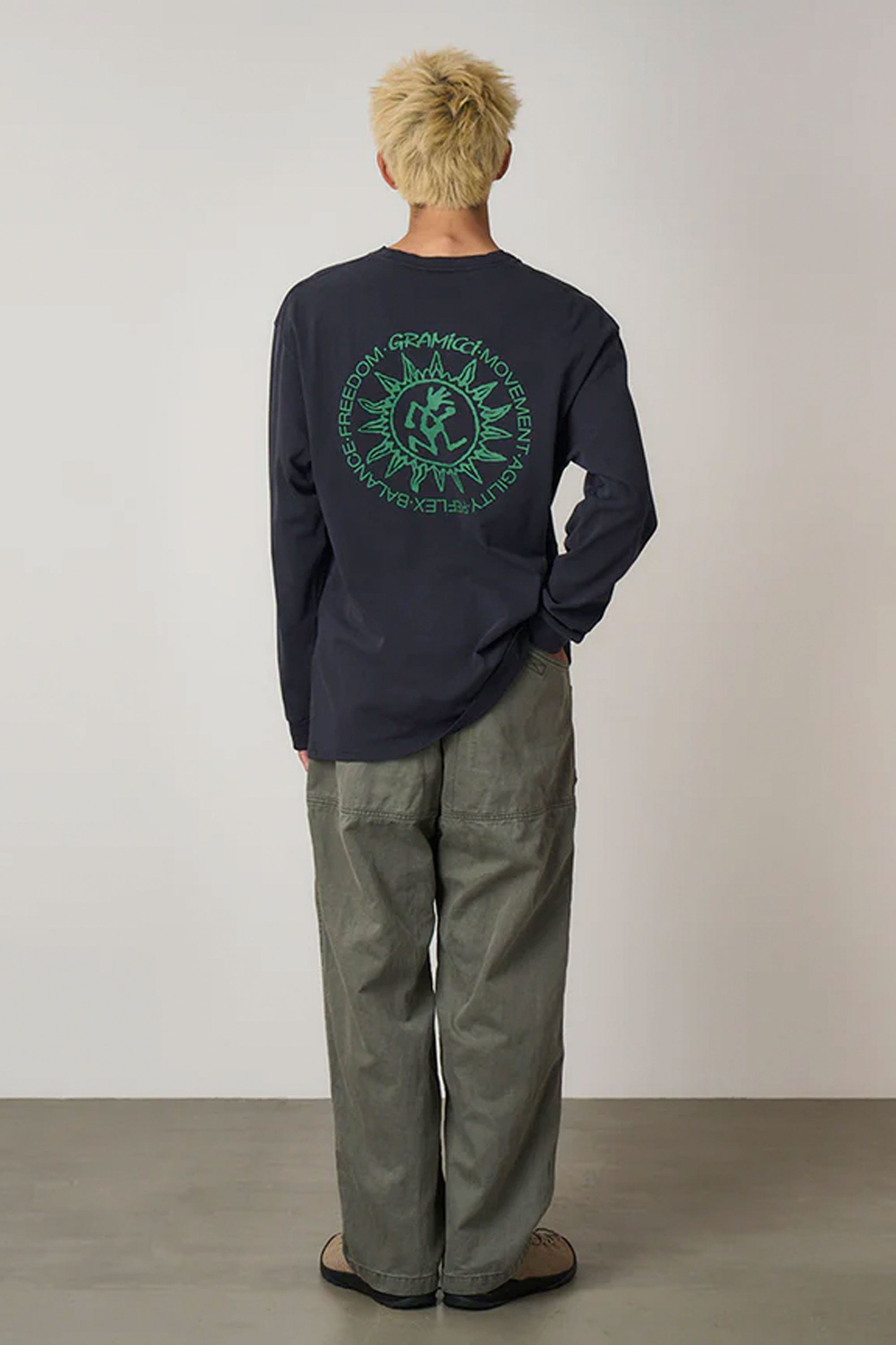 Pukas-Surf-Shop-Man-Tee-Gramicci-Sun-Tee-Navy-Pigment-2