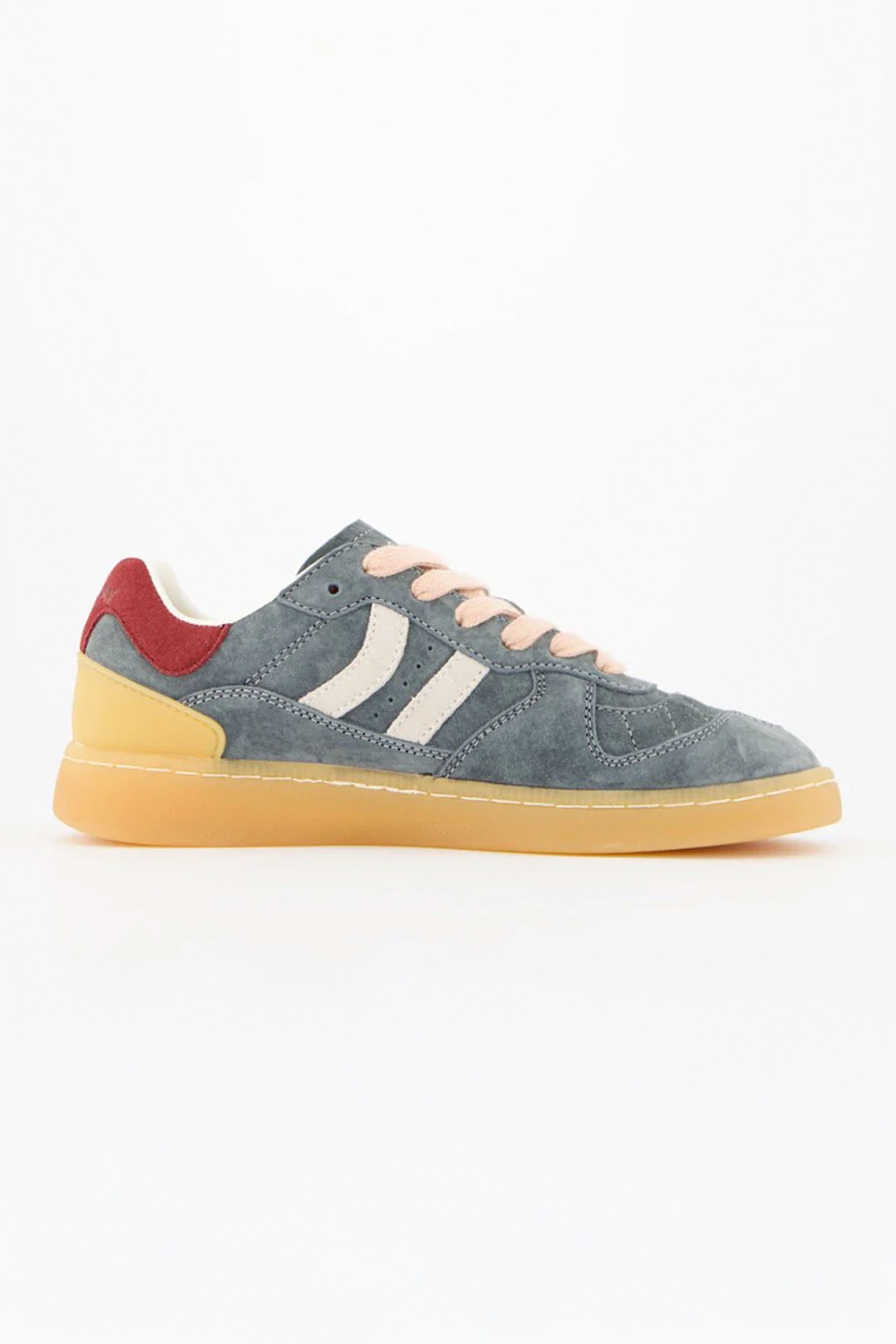 Pukas-Surf-Shop-Shoes-Coolway-Marina-