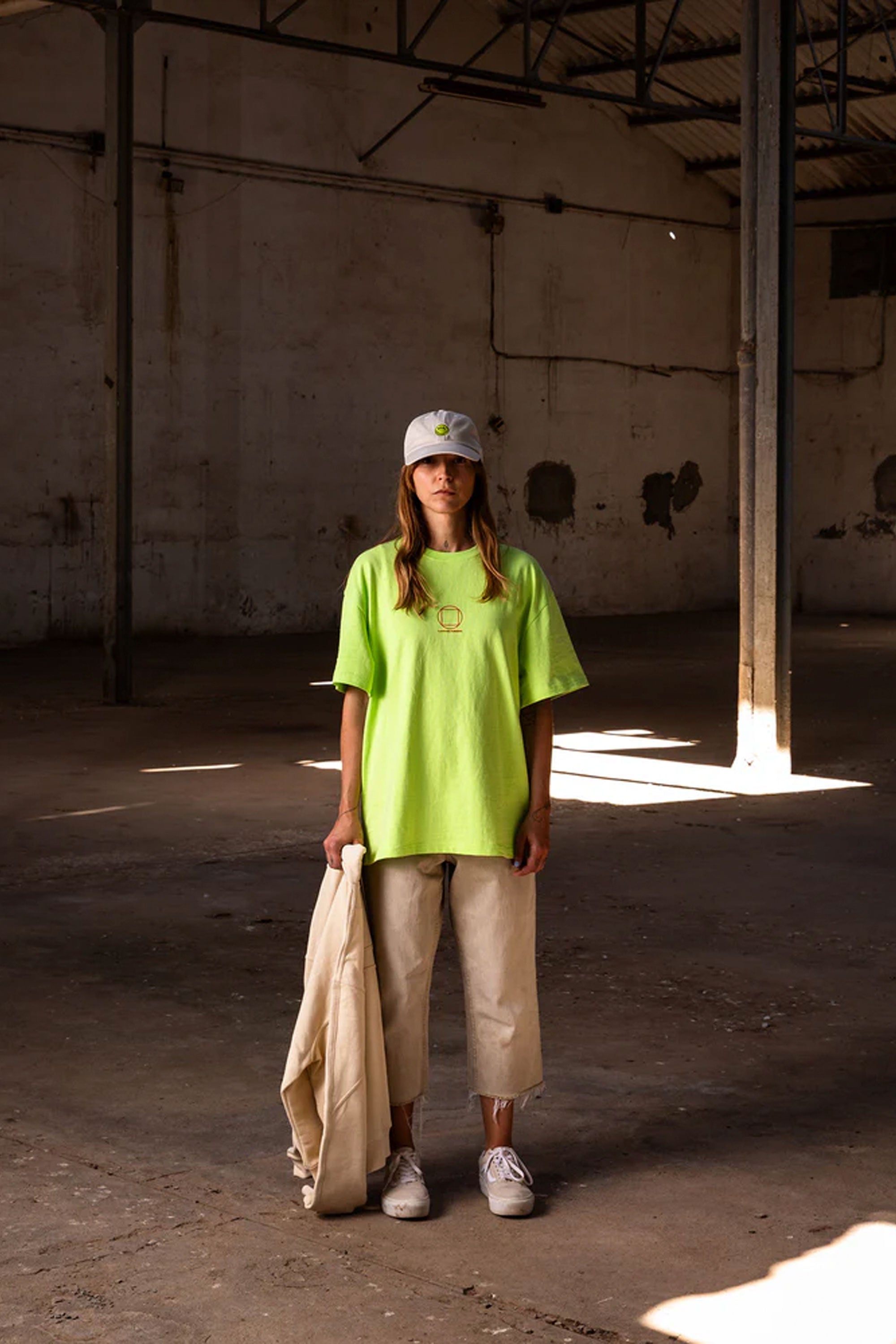 Pukas-Surf-Shop-Tee-Latitud-Fuego-Comunity-Apple