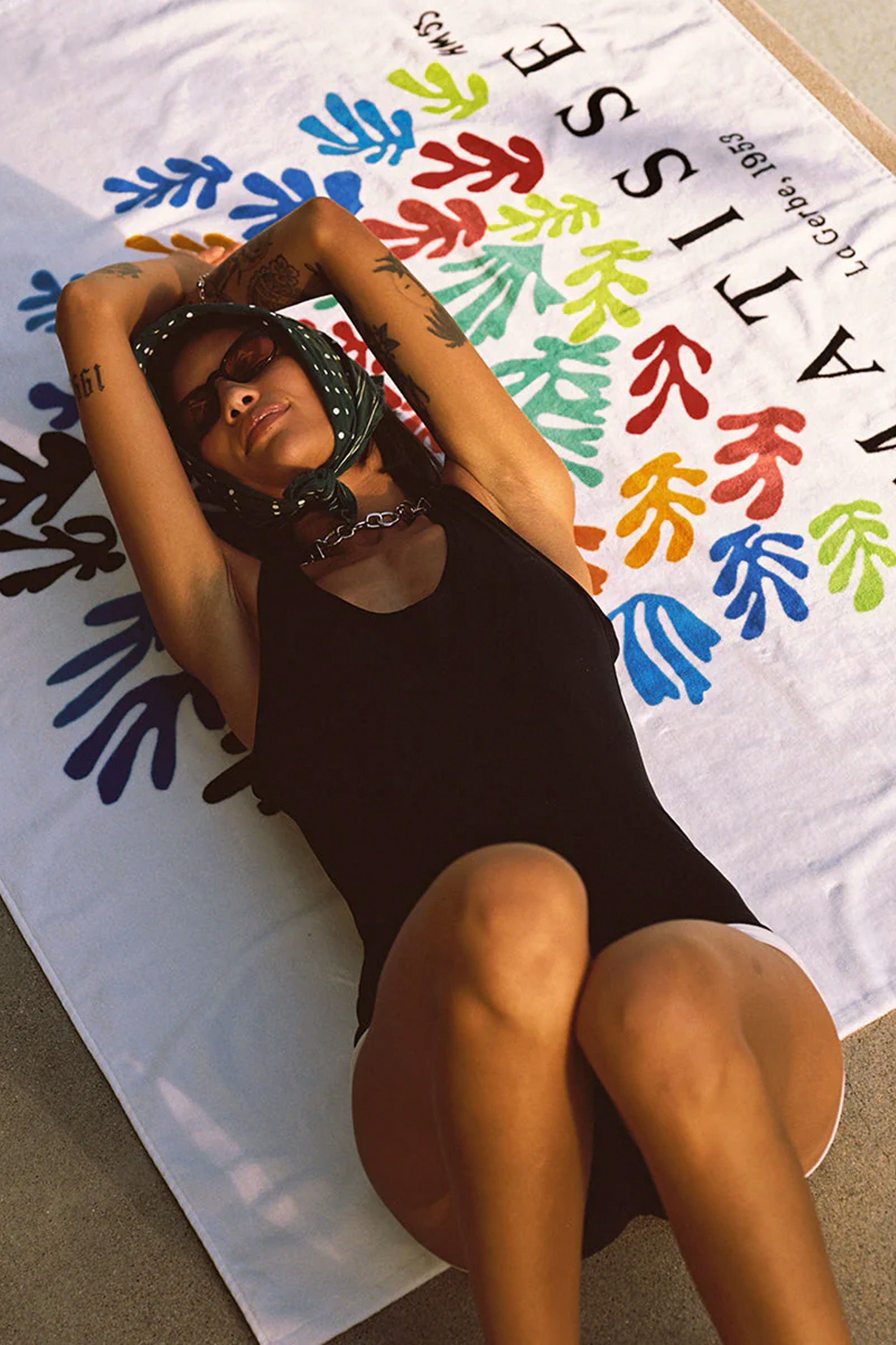 Pukas-Surf-Shop-Towel-Slowtide-La-Gerbe-Beach-Towel-Multi-White