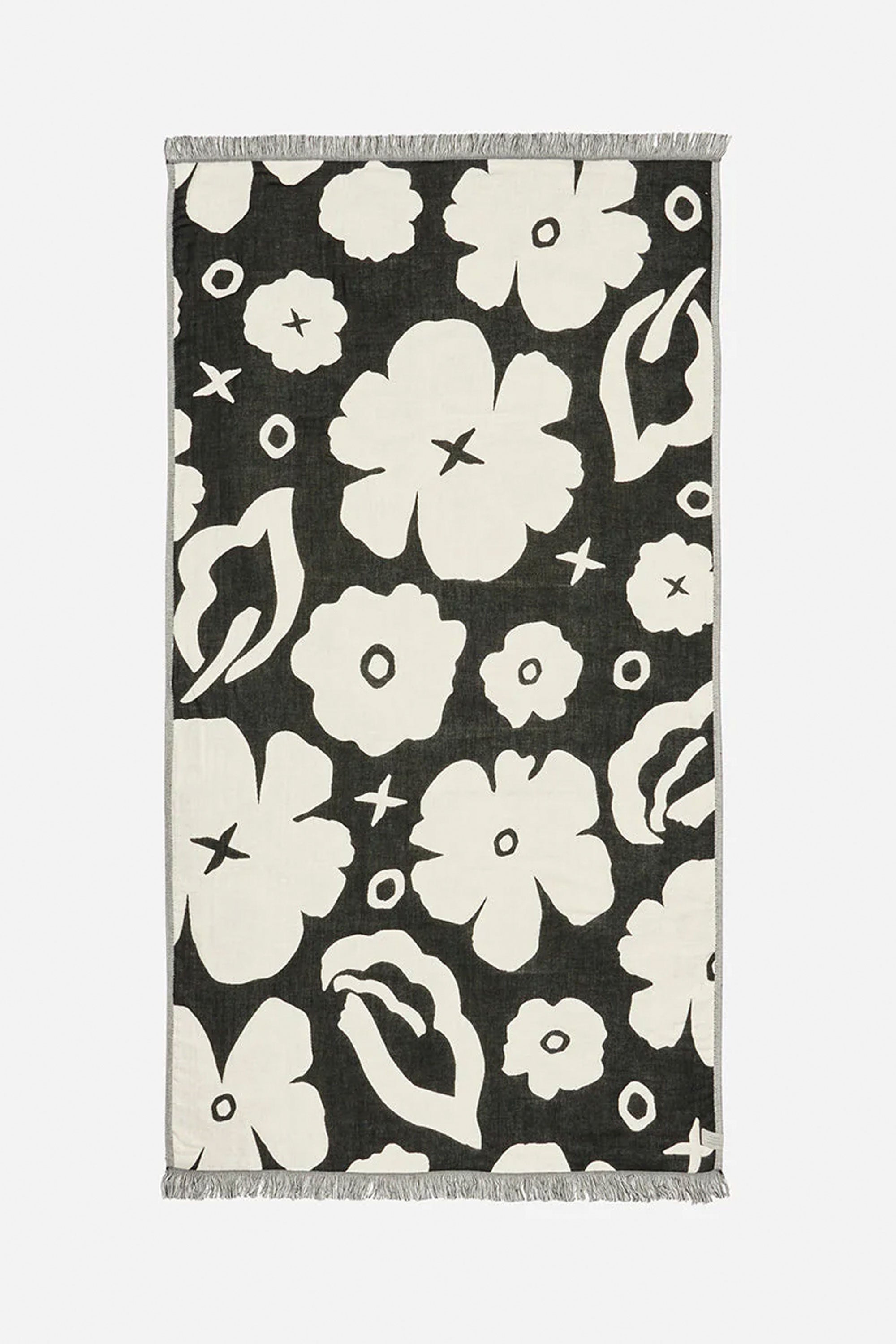 Pukas-Surf-Shop-Towel-Slowtide-XOXO-Black-White