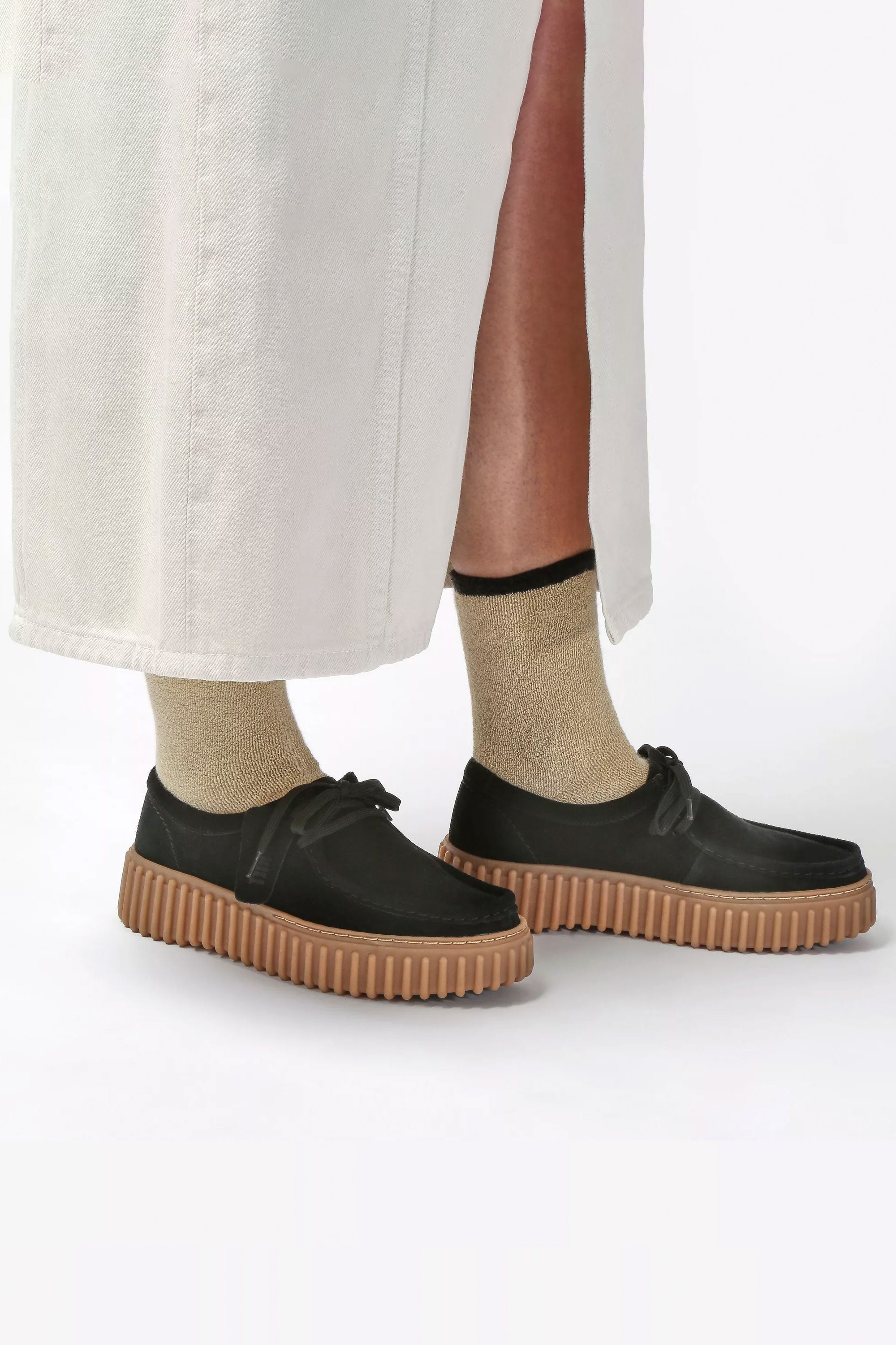 Happylifeshops Clarks Tornhill Bee smooth leather low-profile shoe