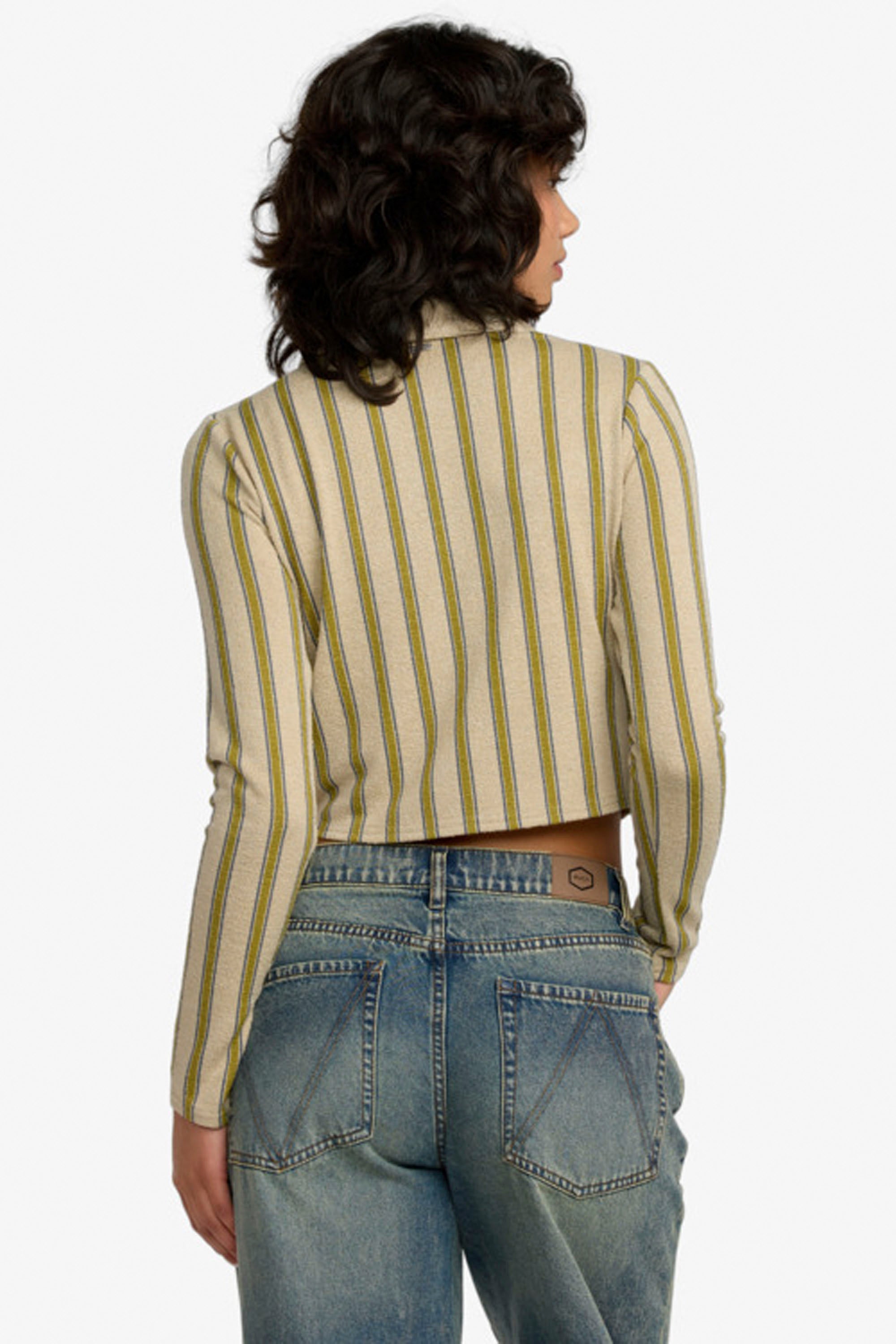 Happylifeshops RVCA women’s long sleeve crop top