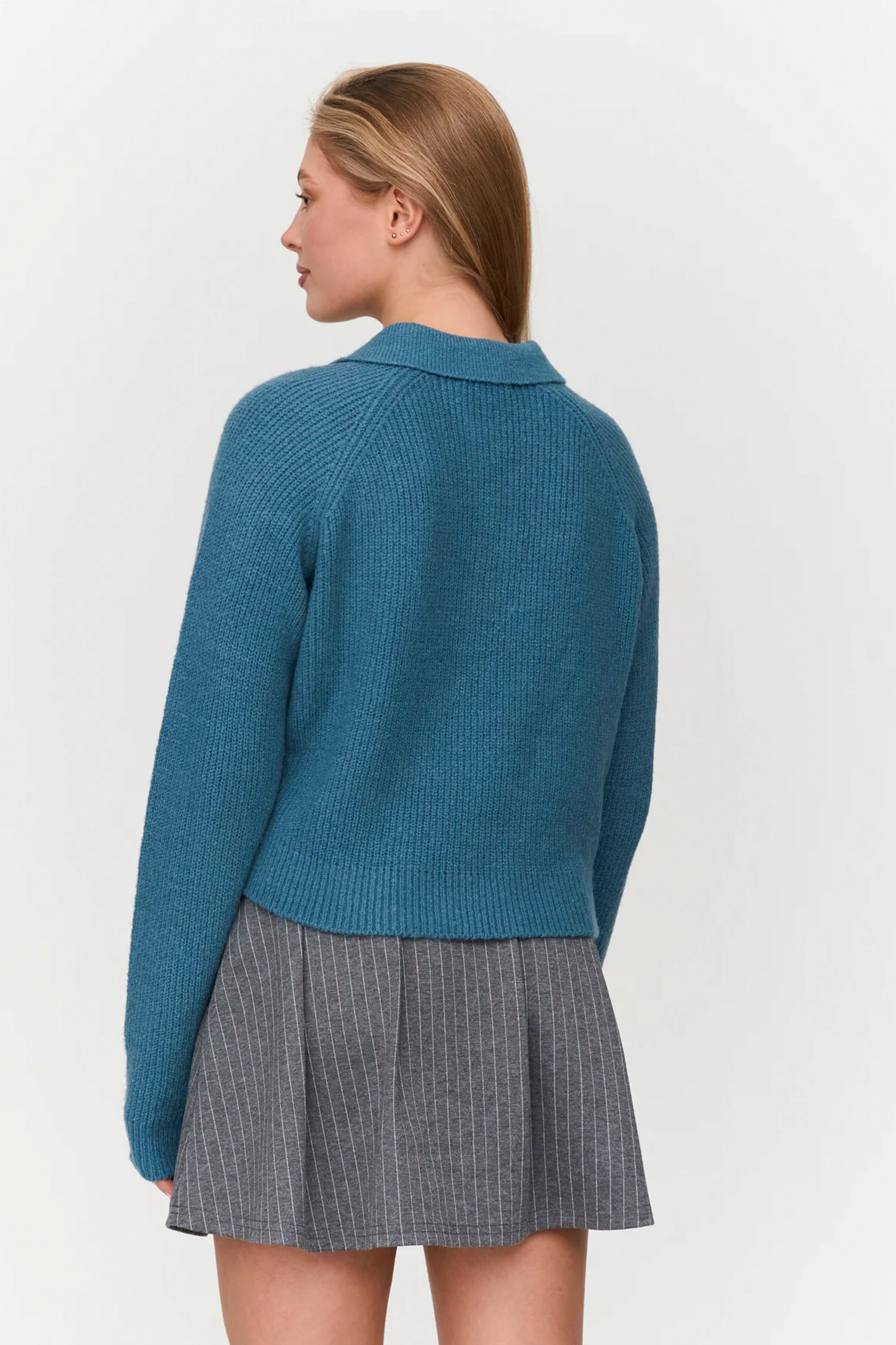 24 Colours Happylifeshops teal oversized pullover with relaxed drape and soft textured knit design