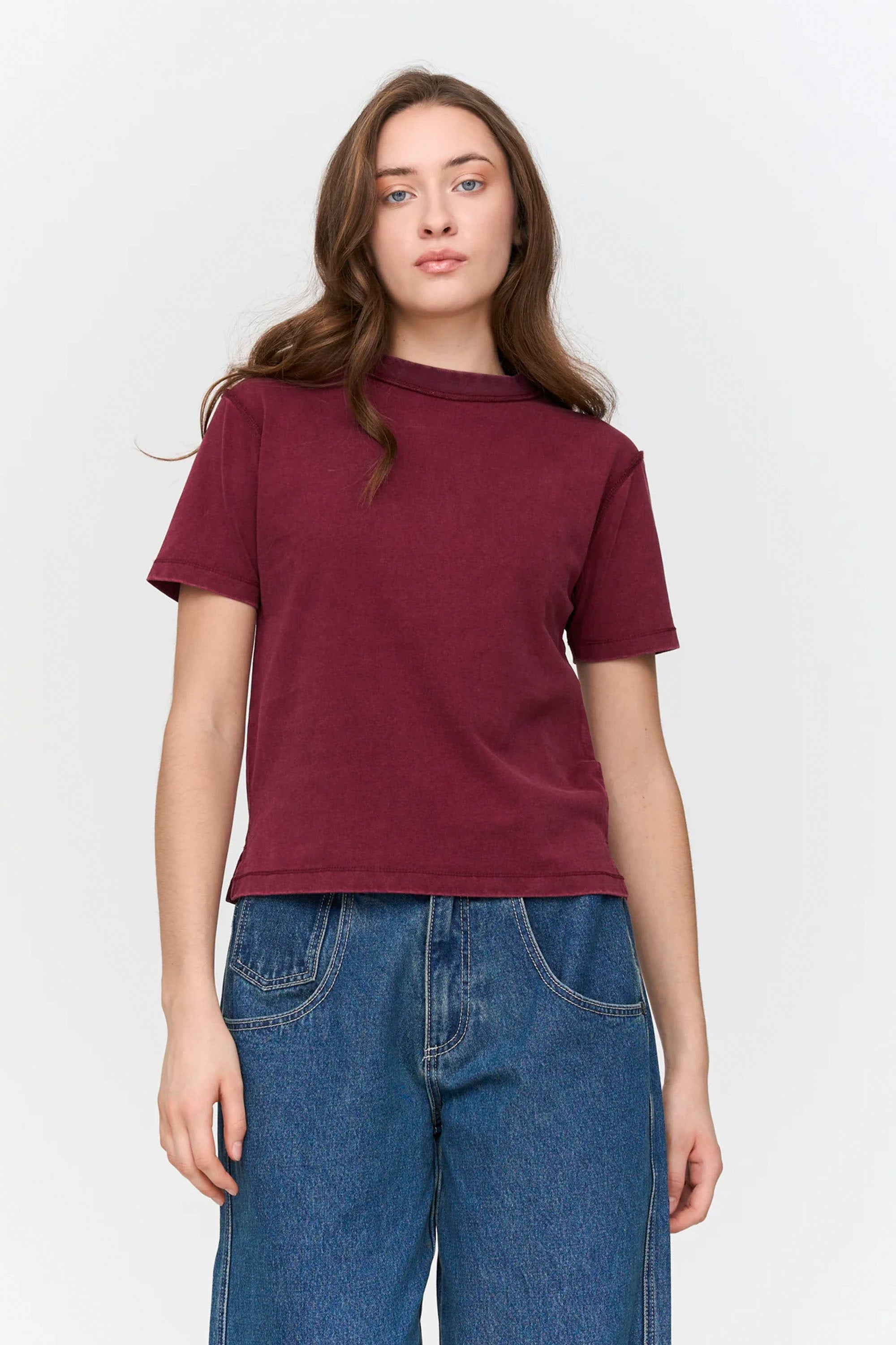 24 Colours Happylifeshops white cotton tee relaxed fit clean silhouette