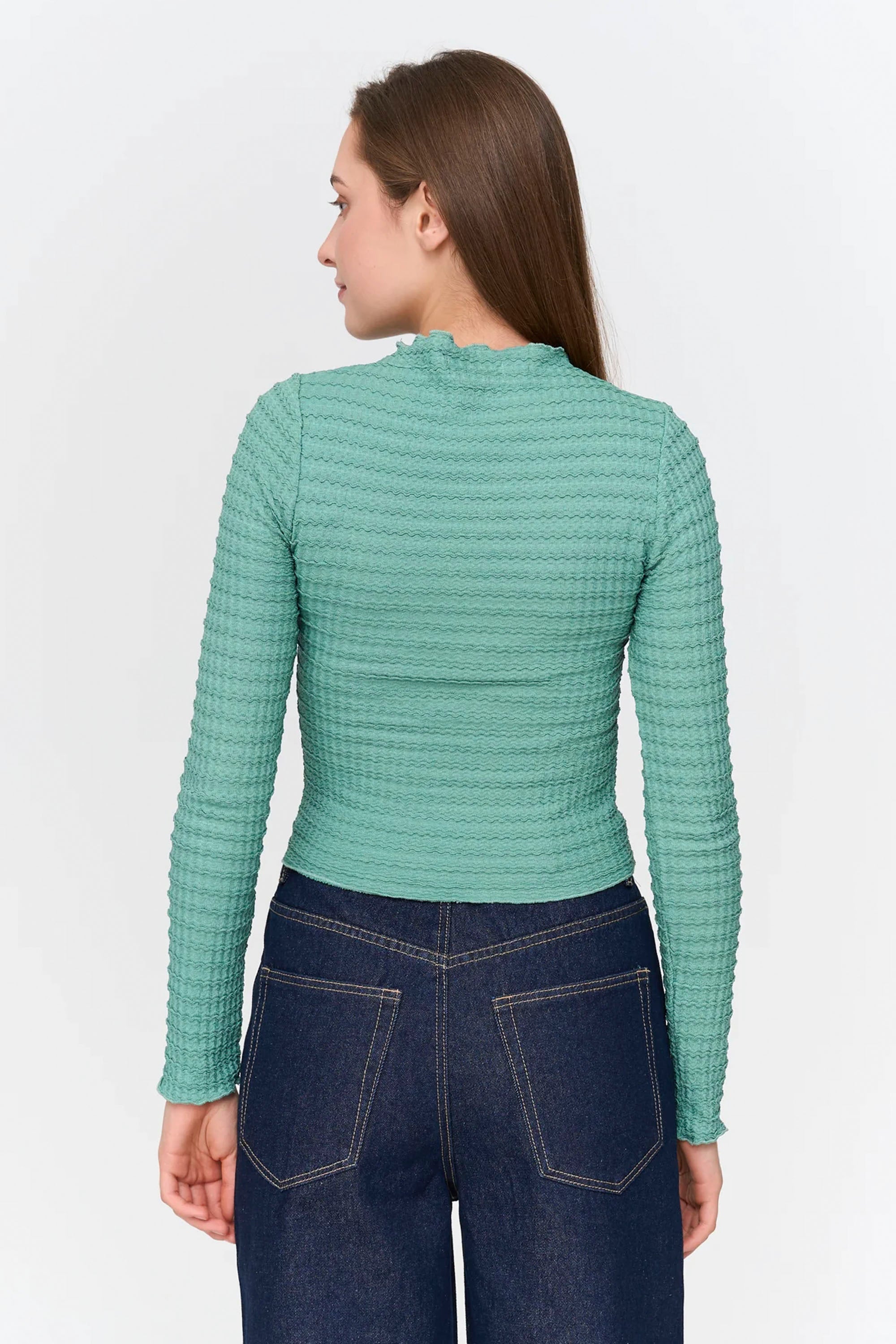 24 Colours Happylifeshops soft green relaxed tank top clean silhouette casual layering