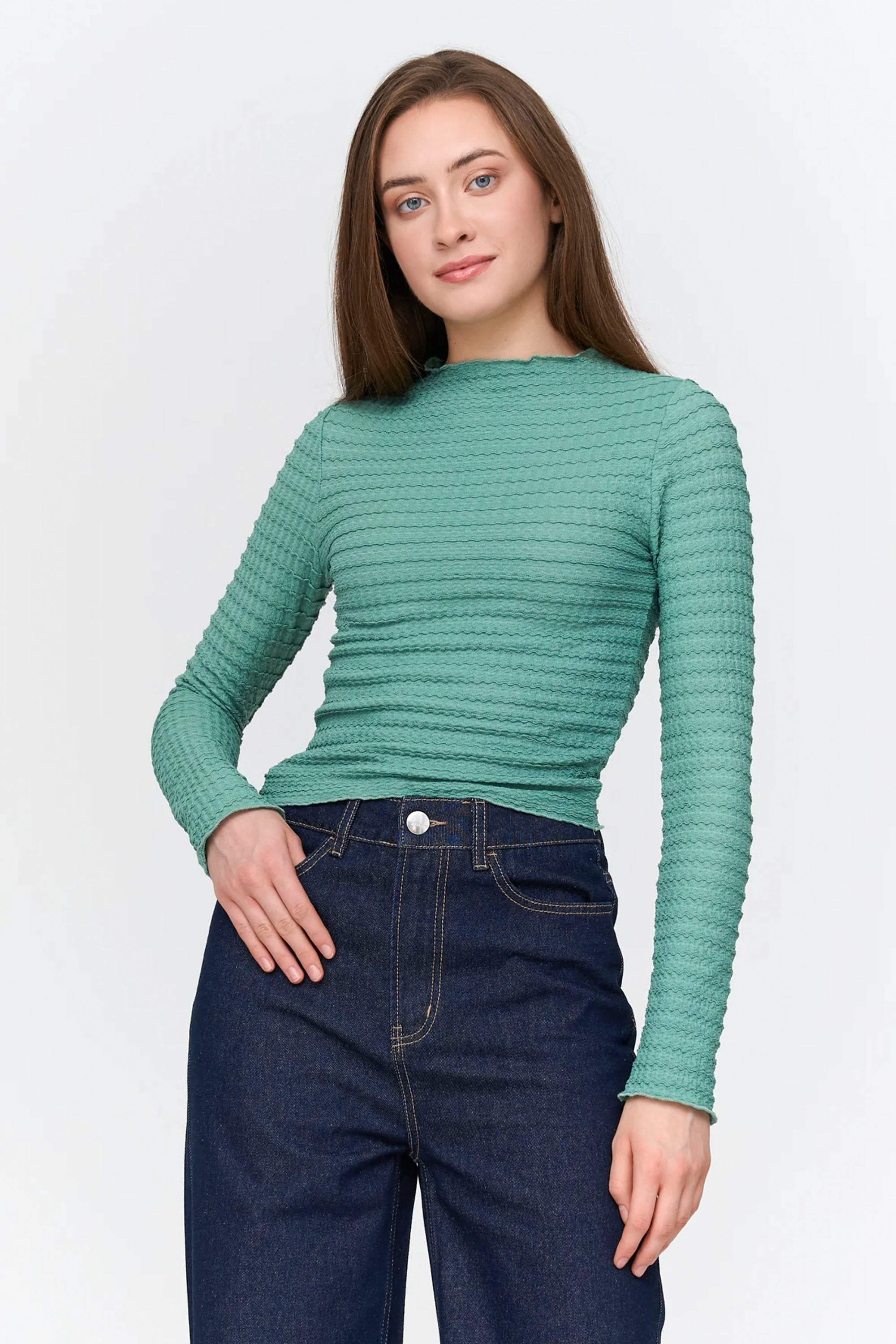 24 Colours Happylifeshops soft green relaxed tank top clean silhouette casual layering