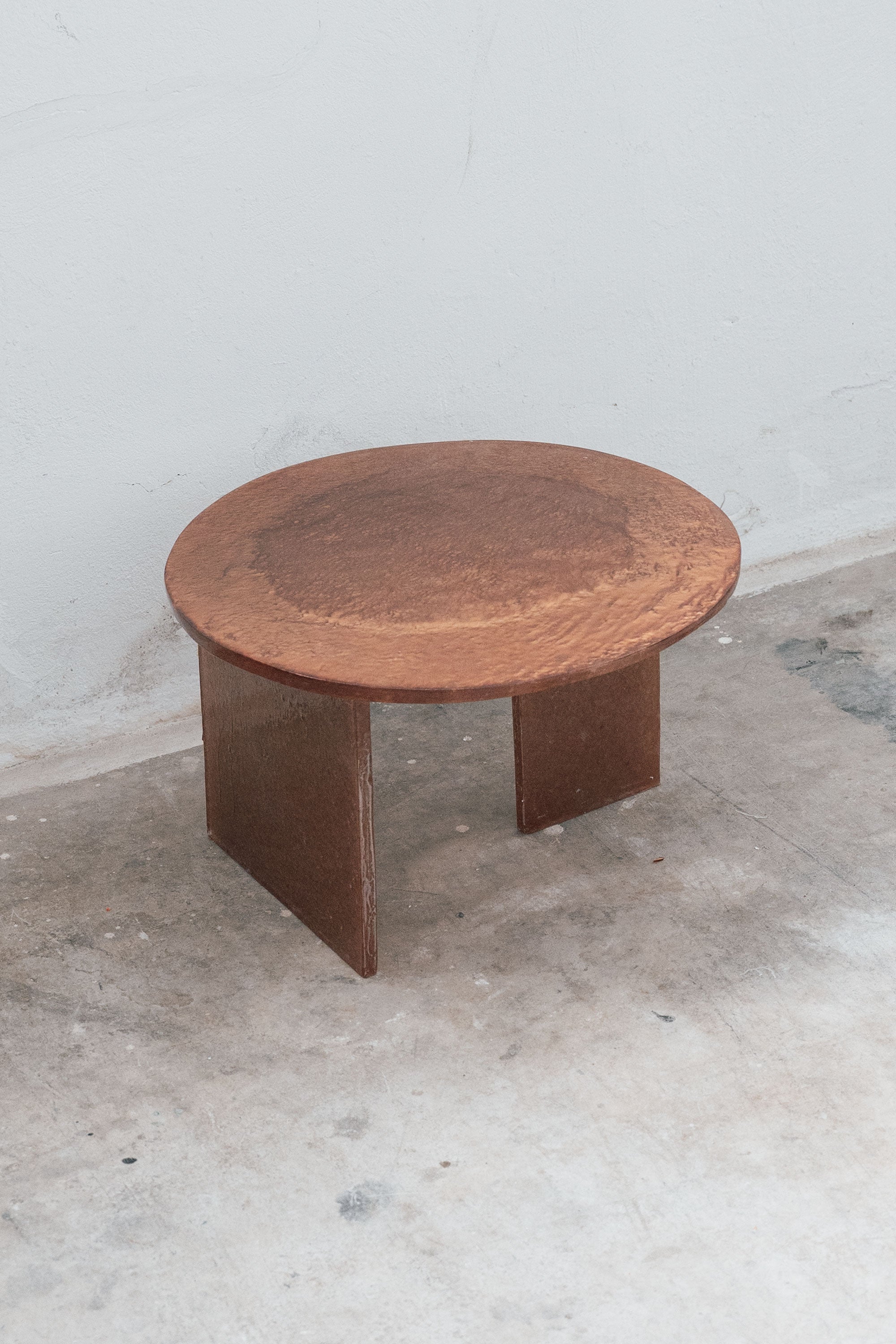 Pukas-Surf-Shop-hall-5-estudio-mesa-big-coffee-cobre