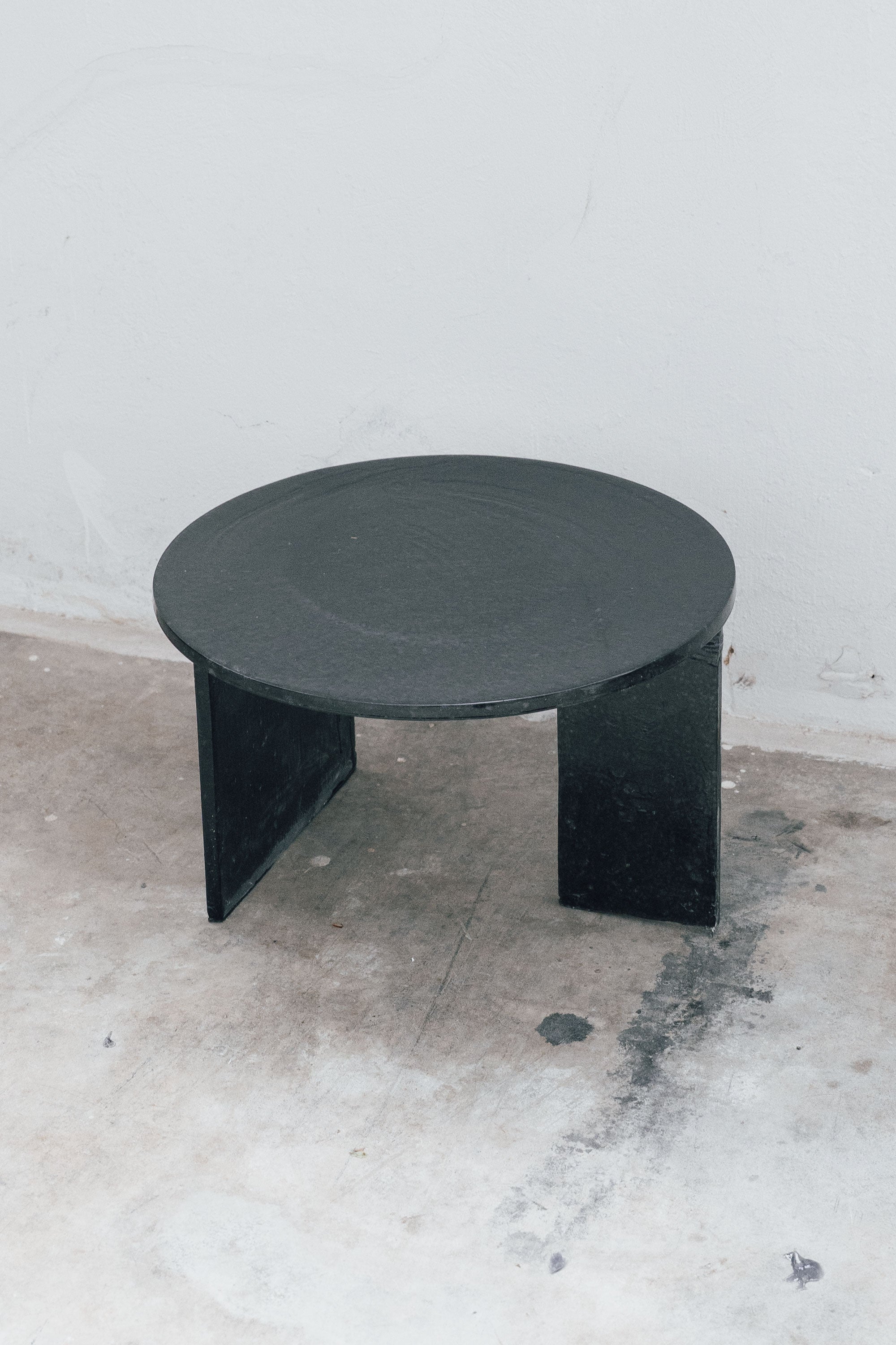 Pukas-Surf-Shop-hall-5-estudio-mesa-big-coffee-negro