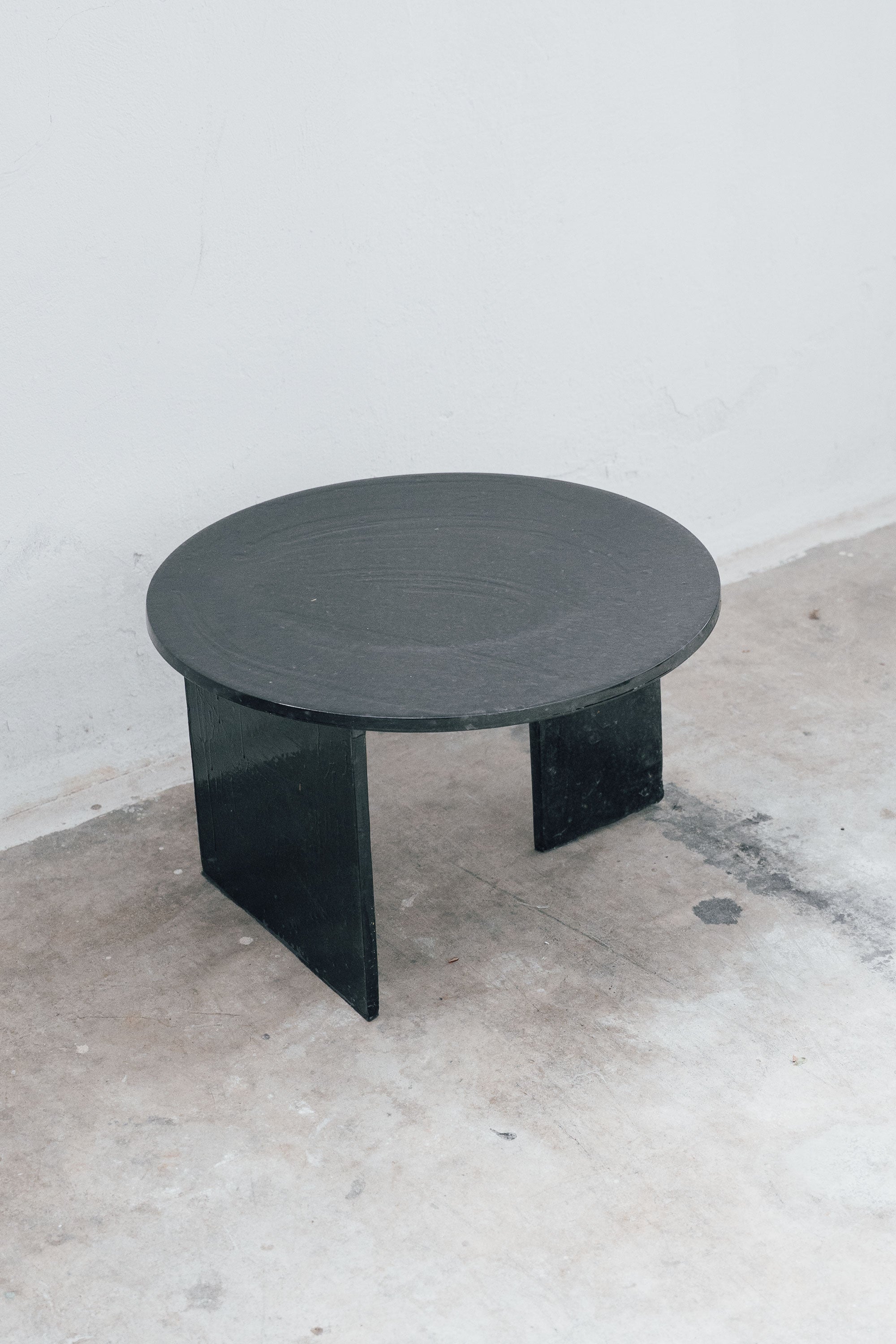 Pukas-Surf-Shop-hall-5-estudio-mesa-big-coffee-negro