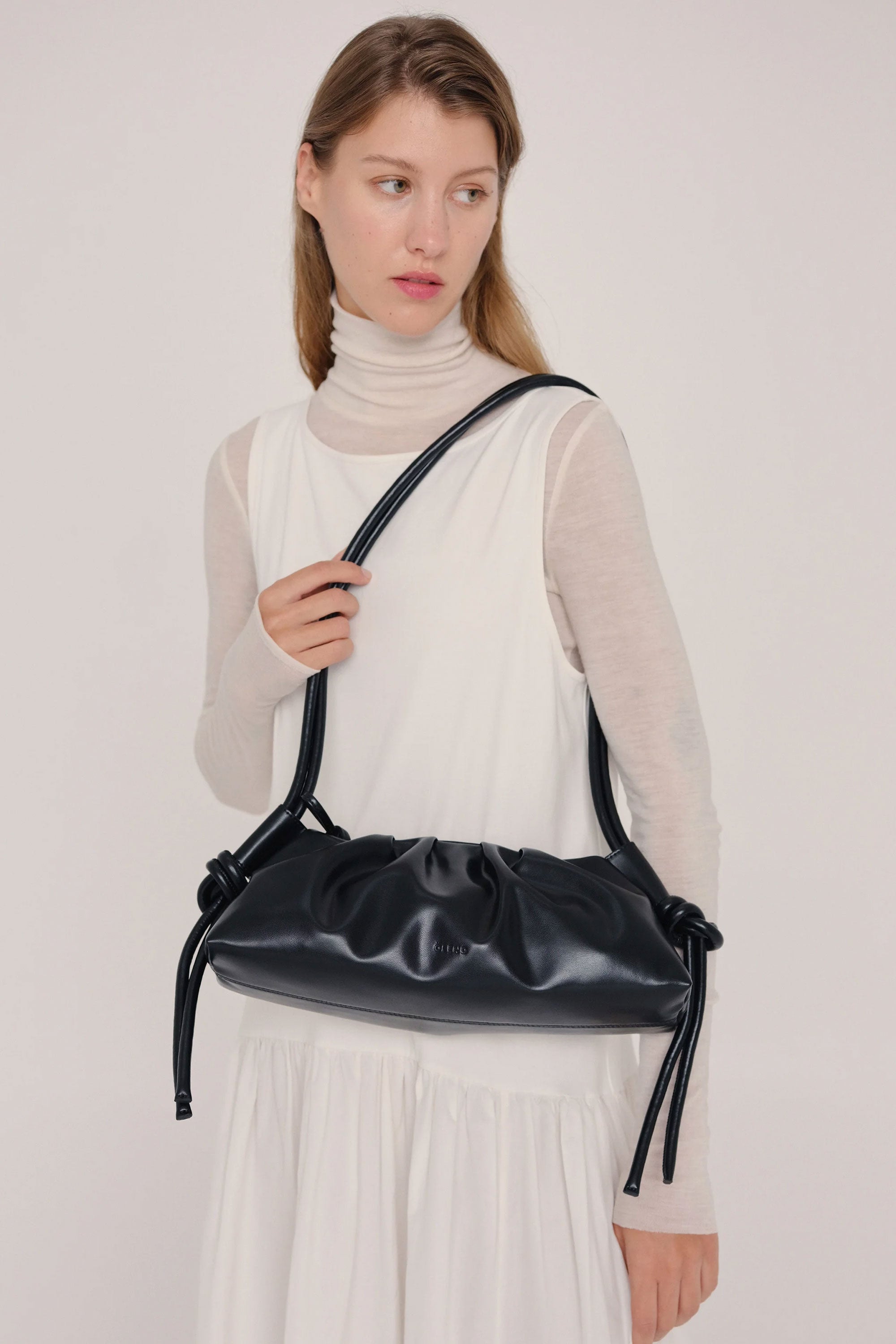 Pukas-Surf-Shop-olend-handbags-DUMPLING-bag-black-1