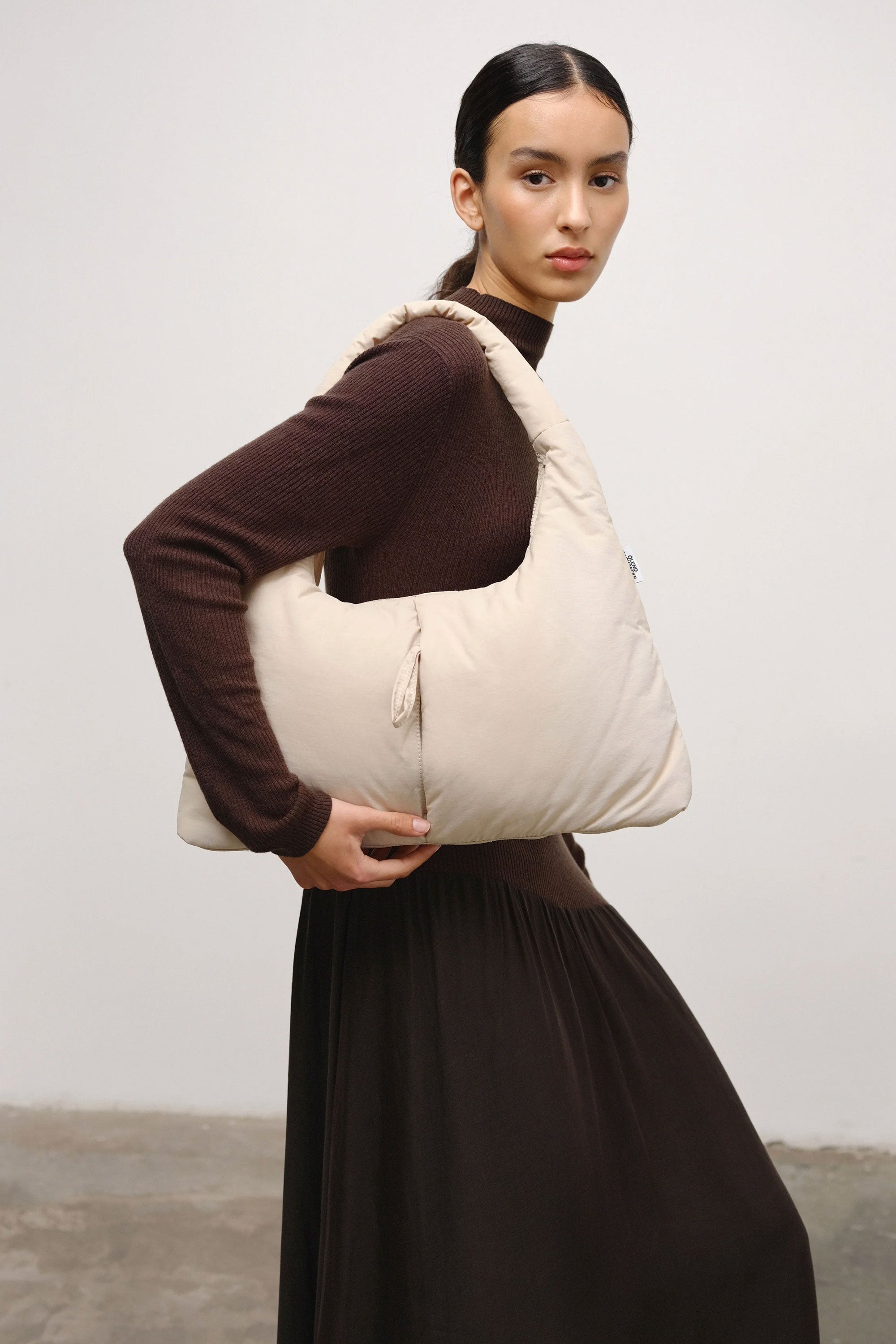 Pukas-Surf-Shop-olend-handbags-nico-soft-bag-Sand-2