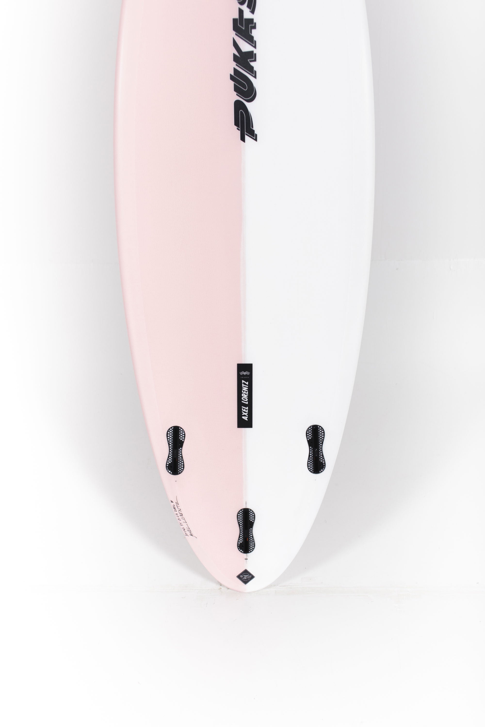 Happylifeshops - Pukas Surfboard - ORIGINAL 69 by Axel Lorentz - 5’4” x 19 x 2,13 - 23,89L - AX05464